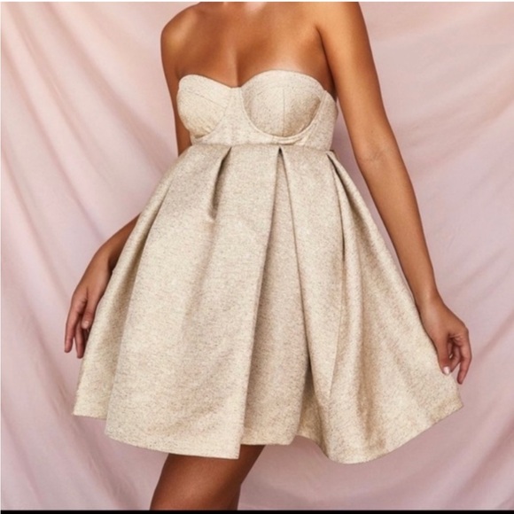Dresses & Skirts - Chic Strapless Beige Dress